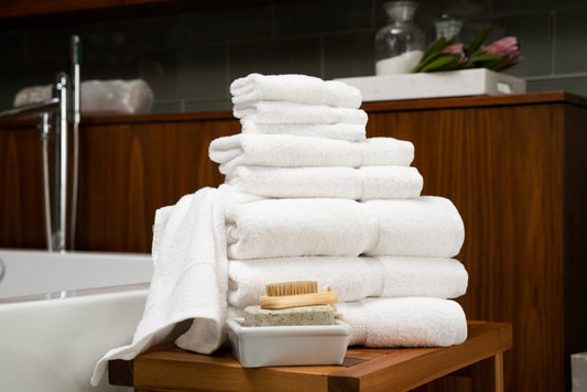 VINTAGE COLLECTION 27X52 17 LBS  BATH TOWEL.